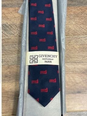 Givenchy Gentleman Navy Blue Red Logo Pattern Silk Tie COA INCLUDED